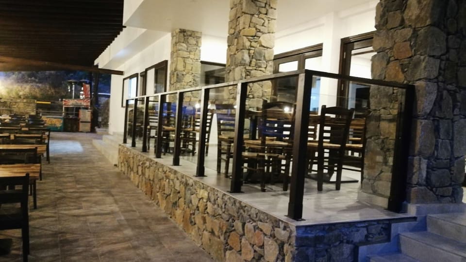 Makris Restaurant in Μονιάτης