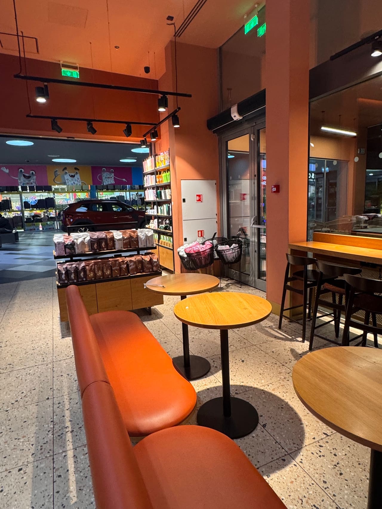 Starbucks Kings Avenue Mall