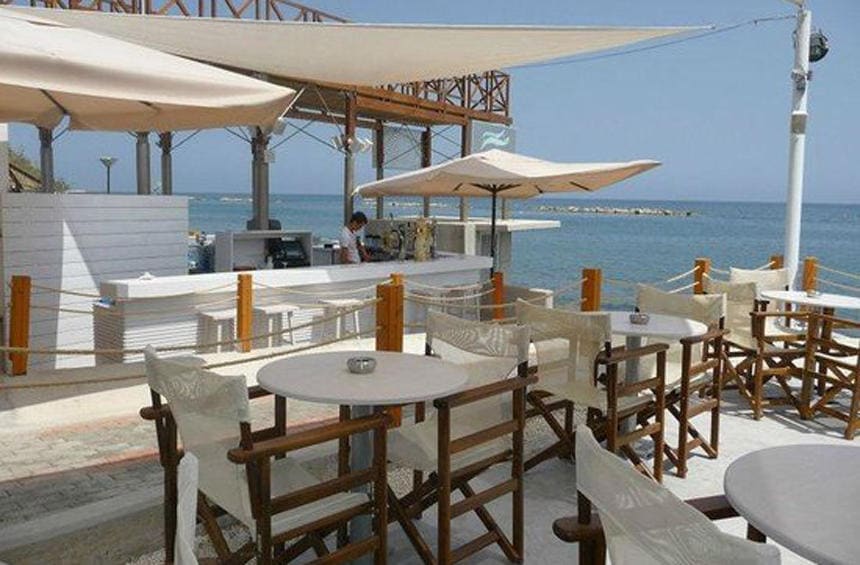 Puesta Oyster Bar and Grill in Άγιος Τύχων