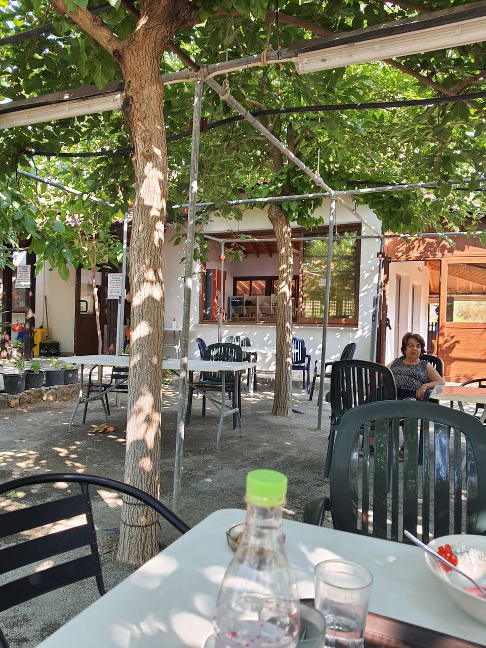 Mahalepi (Μαχαλεπί) Cafe in Agios Epifanios Oreinis