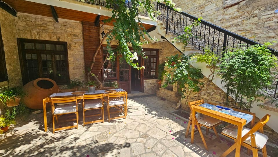 Bougainvillea House Pano Lefkara in Yukarı Lefkara