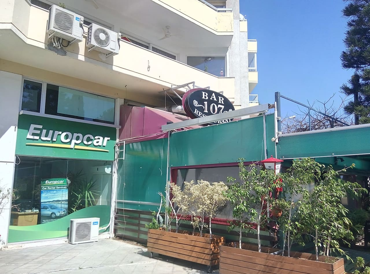 Bar 107
