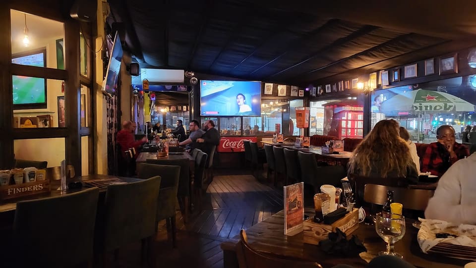 Finders Bar & Grill in Egkomi Lefkosias
