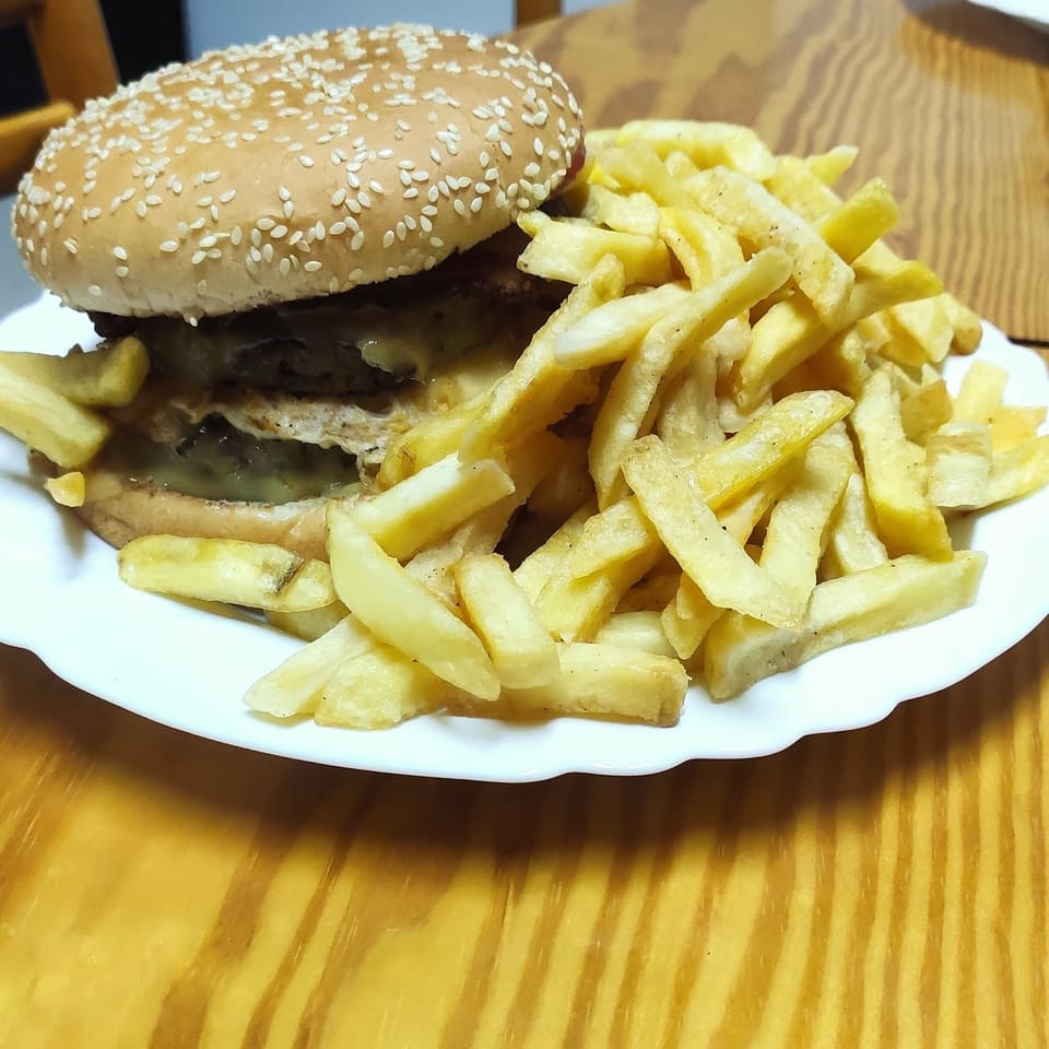 Pashis Sandwiches Aglantzia in Nicosia