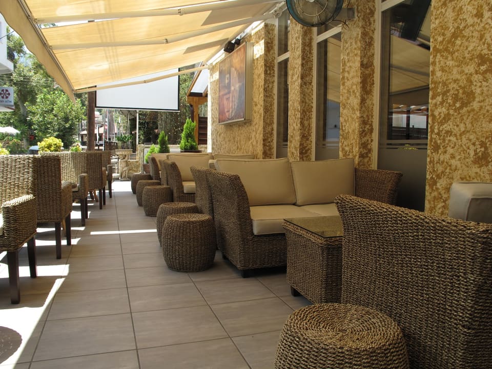 PLATINUM cafe - restaurant / suites in Troodos