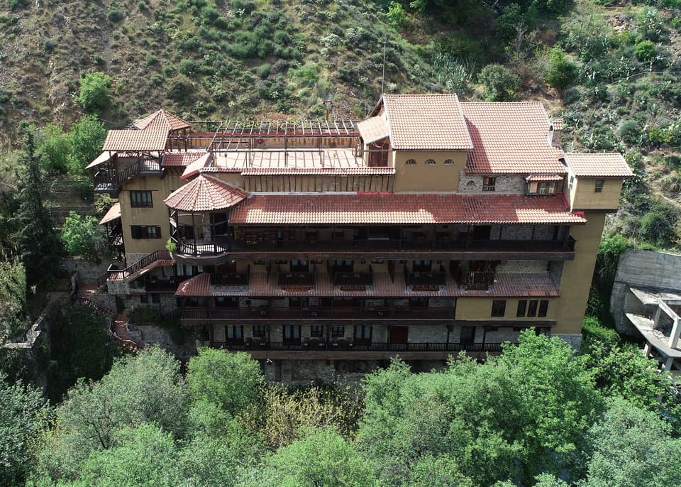 THE MILL HOTEL in Κακοπετριά