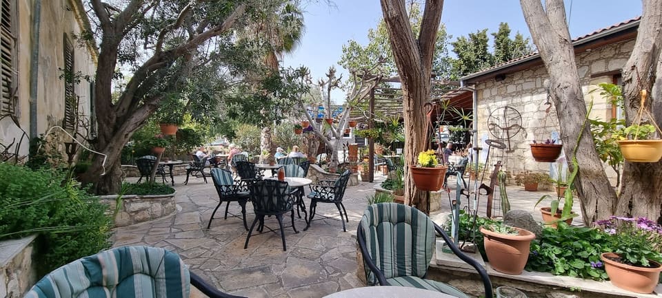 Art Cafe Kivotos 3000 in Paphos