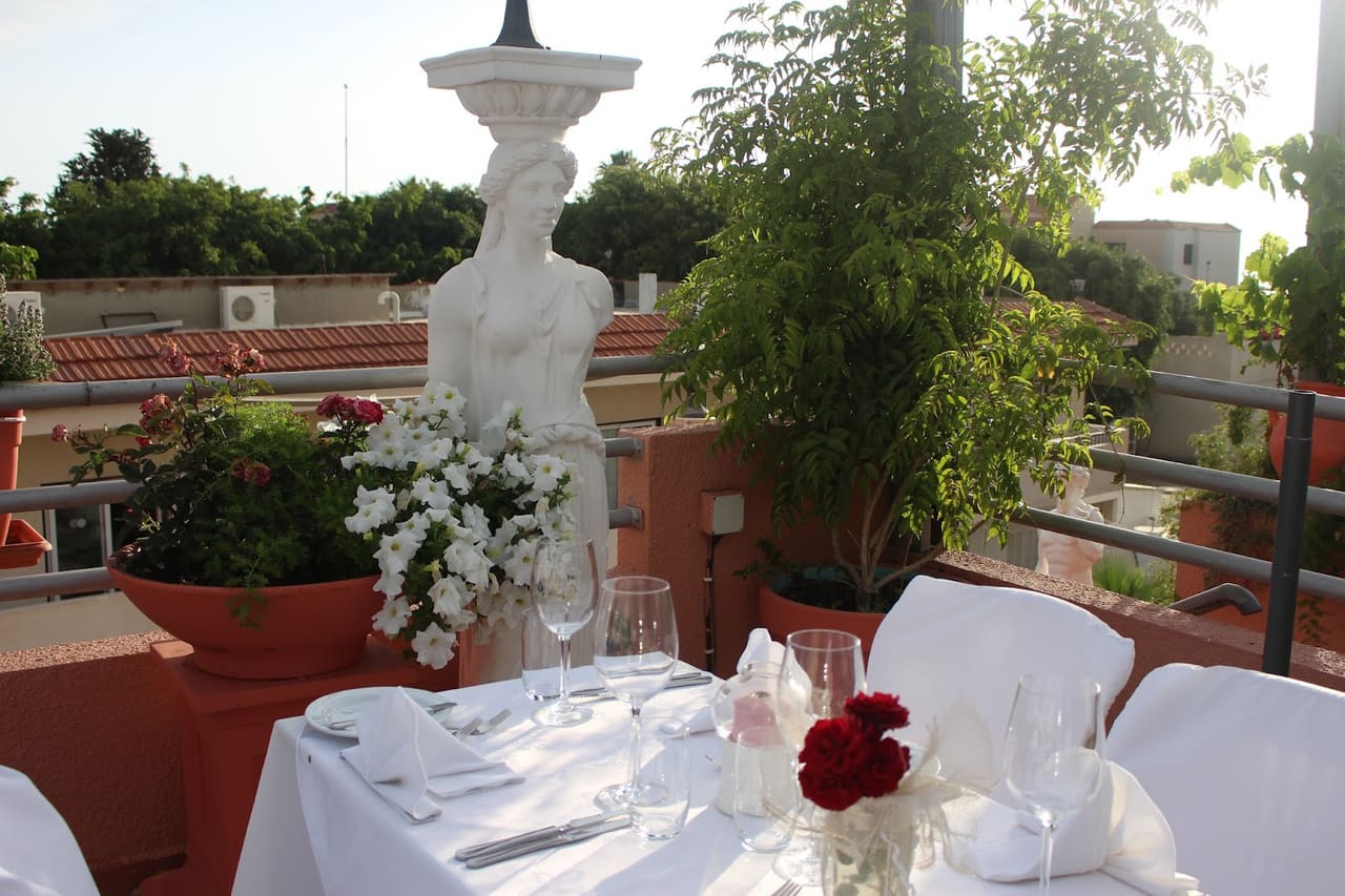 Colosseum Restaurant Live Shows & Weddings