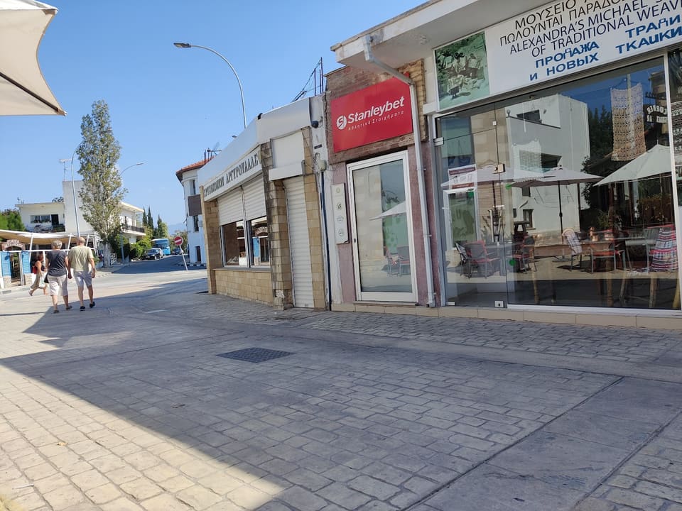 Costas Corner Cafe Bar in Paphos