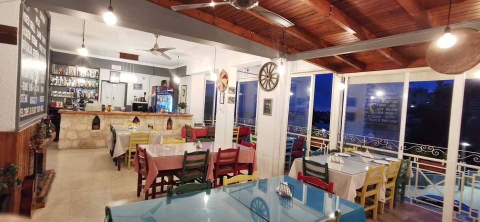 Cousins Tavern in Paphos
