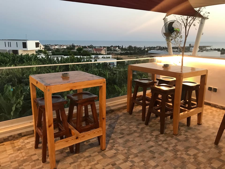 Neo’s Sports Club – Restaurant, Bar & Roof Garden in Paphos