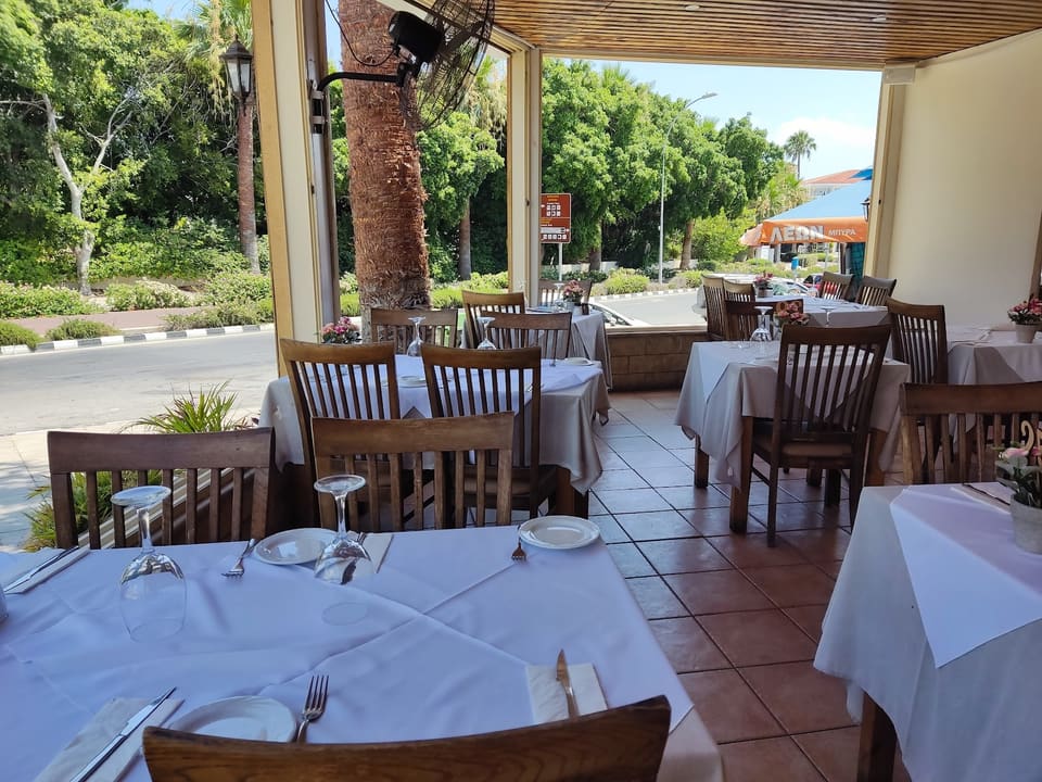 Romeos Tavern in Paphos
