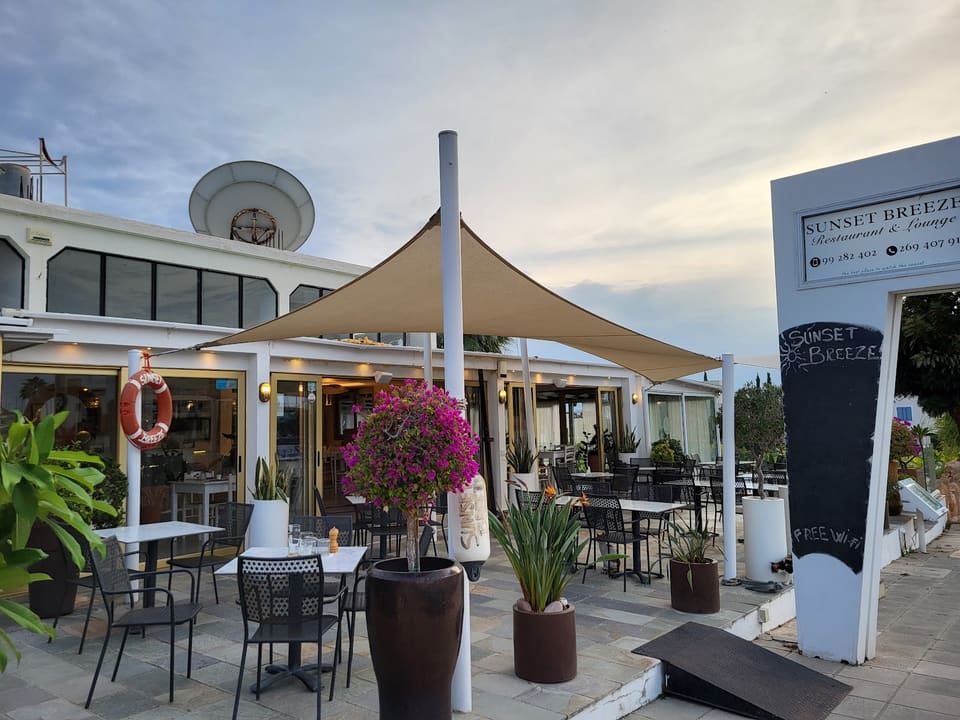 Sunset Breeze Restaurant & Lounge in Paphos