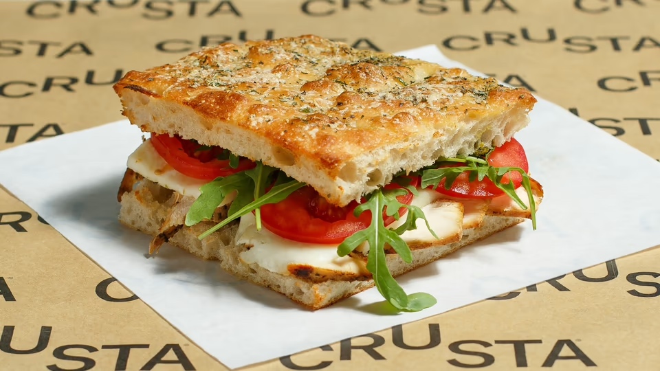 Grilled Chicken & Halloumi - Marinated grilled chicken breast slices, fresh halloumi, homemade almond pesto, juicy tomato and baby rocket leaves on a freshly baked parmesan & italian herb focaccia.
Allergens
wheat, sulphur dioxide and sulphites, pine nuts, almond
